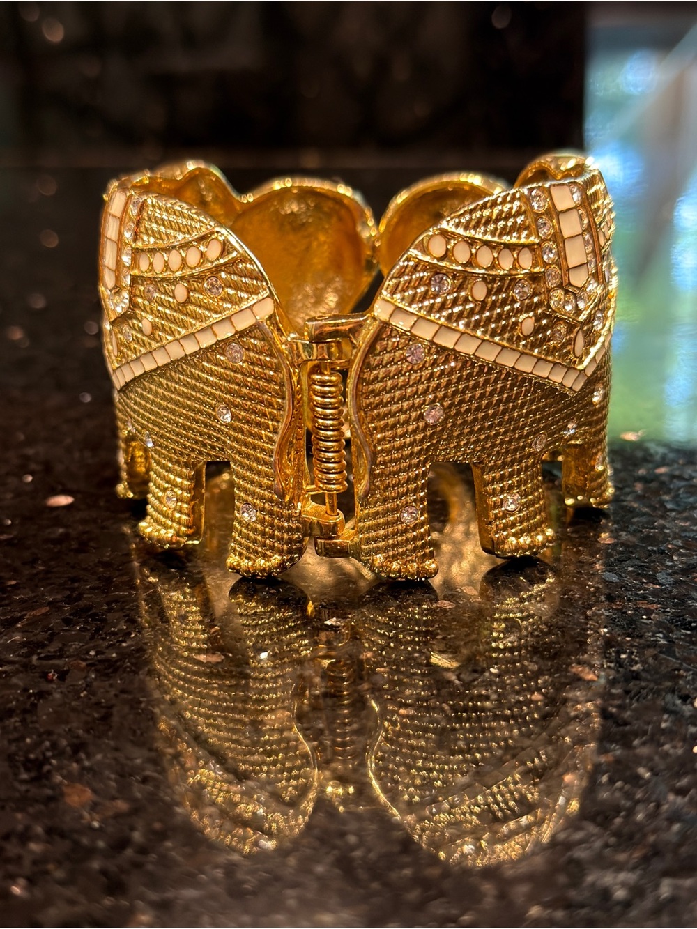 Lilly Pulitzer Gold Elephant Hinged Rhinestone Statement Bracelet - Picture 4 of 7